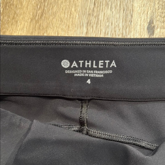 Athleta Size 4 black Cropped Ankle Pants Side Pocket - Picture 2 of 13
